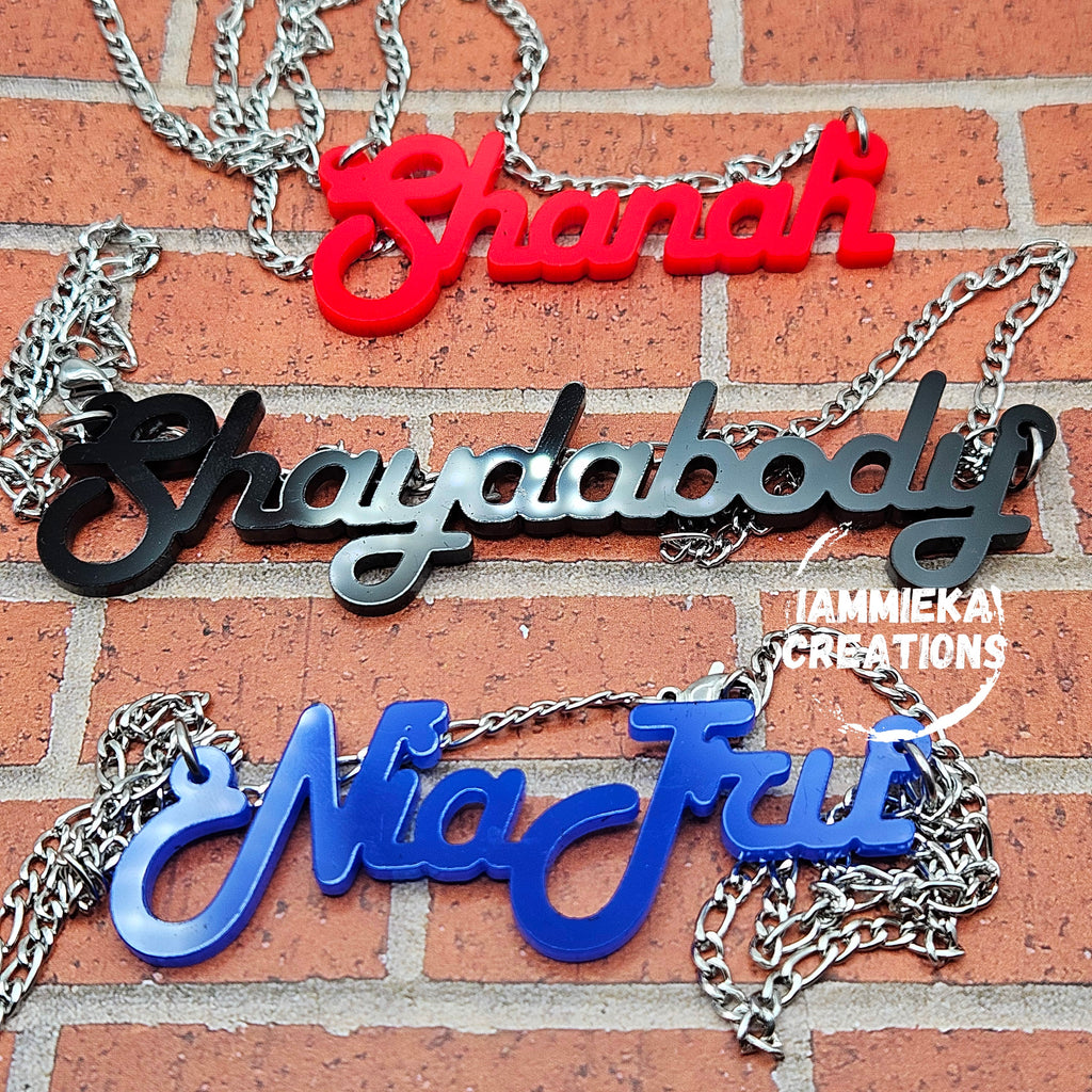 SIMPLE COLORS NAMEPLATE NECKLACE